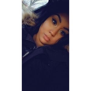 Meet your Posher, Briana